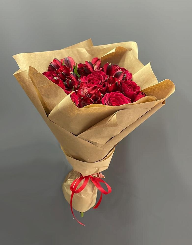 Букет цветов из: Альстромерии и Розы в Орше