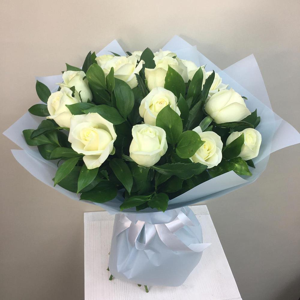Букет 15 Белых роз Проуд в Орше