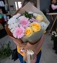 Букет цветов из:  Герберы, Розы и Хризантемы в Орше