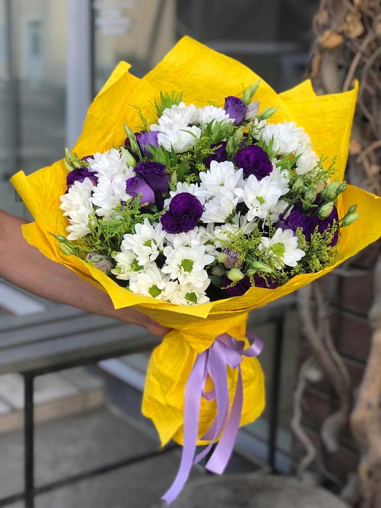 Букет цветов из: Ирисы, Хризантемы и Ромашки в Орше