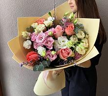 Букет цветов из:  Розы, Лизиантусы и Гвоздики #REPLACE_PRED# Орше