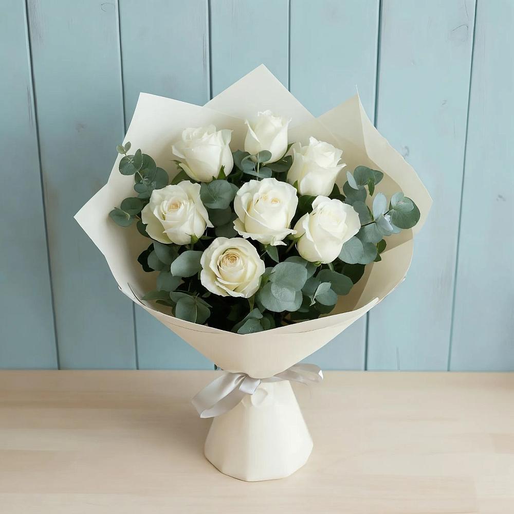 Букет Белые розы в Эвкалипте в Орше