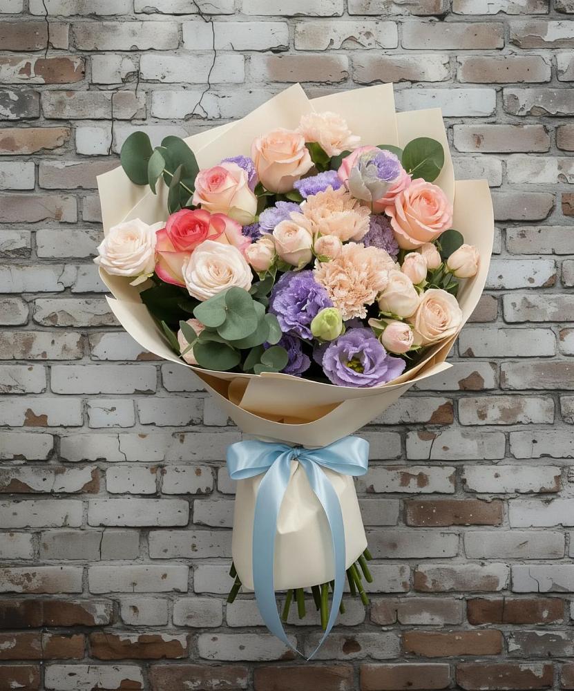 Букет цветов из: Розы, Лизиантусы и Гвоздики в Орше