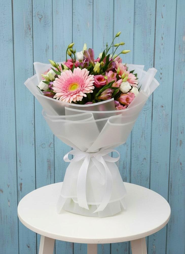 Букет цветов из: Герберы, Альстромерии и Лизиантусы в Орше