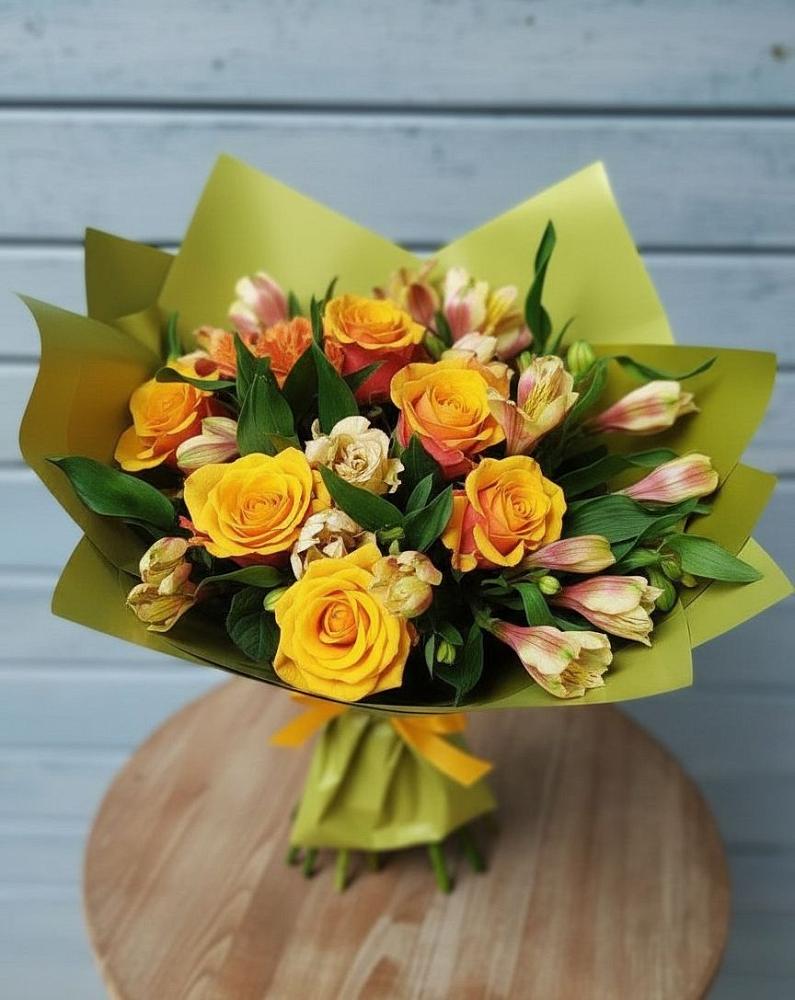 Букет цветов из: Альстромерии и Розы в Орше