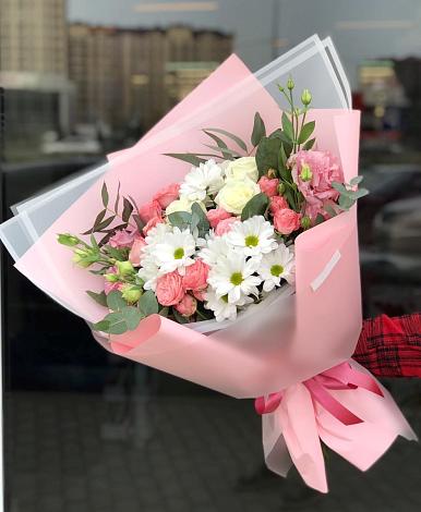 Букет цветов из: Розы, Лизиантусы и Хризантемы в Орше