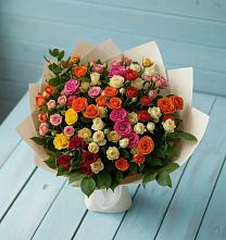 Букет Микс из разноцветных кустовых роз в Орше
